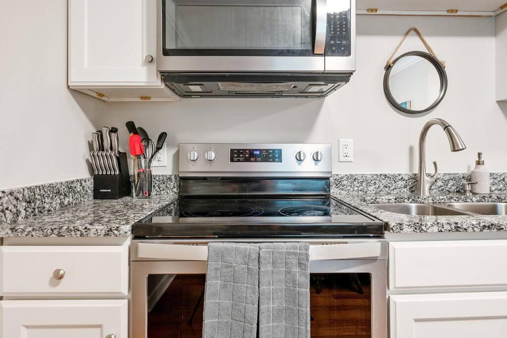 * Lux Modern Retreat * Downtown * King Beds * Apartment Durham Exterior foto
